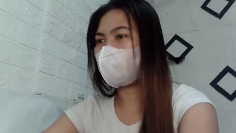 Snapshot of yoshiko_shine chatting on February 2, 2025, 12:02 pm ASK ME online show from February 2, 2025, 12:02 pm