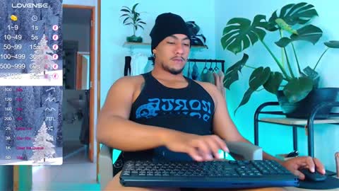 Snapshot of yosoy_enzo2020 chatting on December 27, 2024, 6:42 pm Enzo online show from December 27, 2024, 6:42 pm