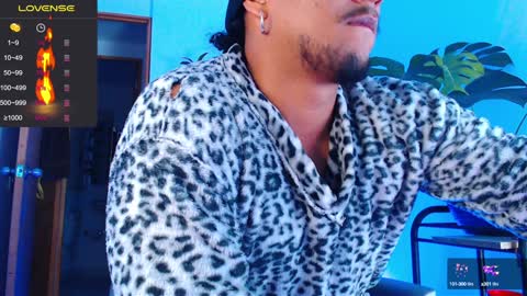 Snapshot of yosoy_enzo2020 chatting on January 2, 2025, 3:05 am Enzo online show from January 2, 2025, 3:05 am