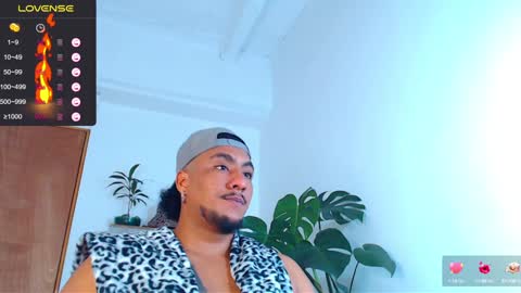 Snapshot of yosoy_enzo2020 chatting on January 16, 2025, 6:25 am Enzo online show from January 16, 2025, 6:25 am