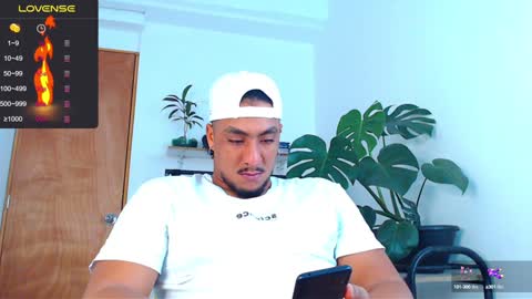 Snapshot of yosoy_enzo2020 chatting on January 20, 2025, 3:04 am Enzo online show from January 20, 2025, 3:04 am