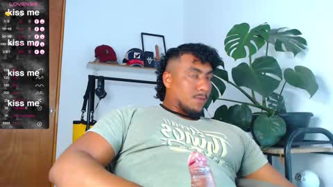 Snapshot of yosoy_enzo2020 chatting on February 20, 2025, 9:20 pm Enzo online show from February 20, 2025, 9:20 pm