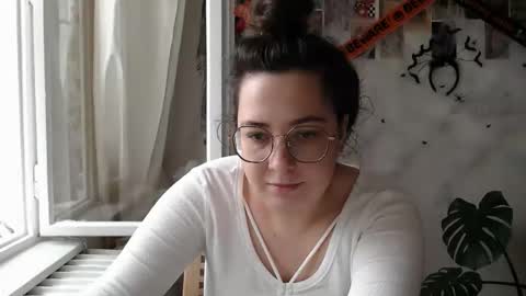 Snapshot of you_aurora chatting on October 9, 2025, 10:13 am Aurora online show from October 9, 2025, 10:13 am