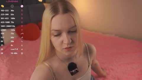 Snapshot of you_fell_in_love chatting on October 26, 2025, 7:31 pm Elizabeth brunette -- Darline blonde online show from October 26, 2025, 7:31 pm