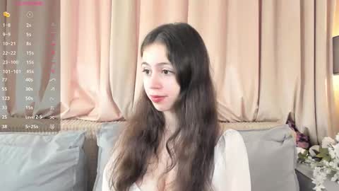 Snapshot of you_fell_in_love chatting on November 10, 2025, 11:31 am Elizabeth brunette -- Darline blonde online show from November 10, 2025, 11:31 am