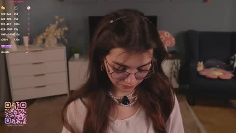 Snapshot of you_fell_in_love chatting on November 24, 2025, 7:13 pm Elizabeth brunette -- Darline blonde online show from November 24, 2025, 7:13 pm