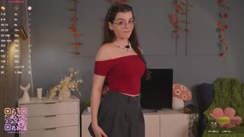 Snapshot of you_fell_in_love chatting on November 27, 2025, 7:16 pm Elizabeth brunette -- Darline blonde online show from November 27, 2025, 7:16 pm