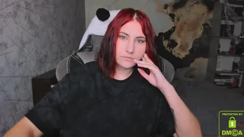 Snapshot of you_lika chatting on October 25, 2025, 5:51 pm Lika online show from October 25, 2025, 5:51 pm