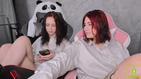 Snapshot of you_lika chatting on November 9, 2025, 7:56 pm Lika online show from November 9, 2025, 7:56 pm