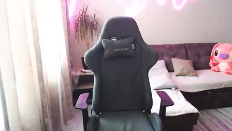 Bella online show from February 9, 2026, 6:50 am