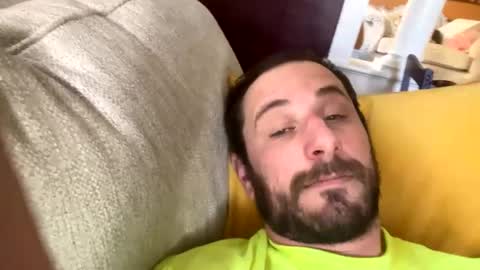 Snapshot of youknow215 chatting on February 26, 2025, 6:21 pm youknow215 online show from February 26, 2025, 6:21 pm