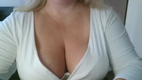 Maria Love online show from February 23, 2026, 8:33 am