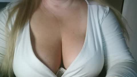 Maria Love online show from April 14, 2026, 5:02 am