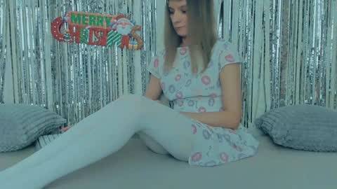 Snapshot of your_caramelka chatting on December 26, 2024, 11:21 am Lily online show from December 26, 2024, 11:21 am