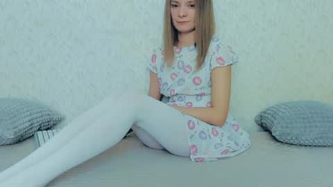 Snapshot of your_caramelka chatting on January 8, 2025, 10:37 am Lily online show from January 8, 2025, 10:37 am