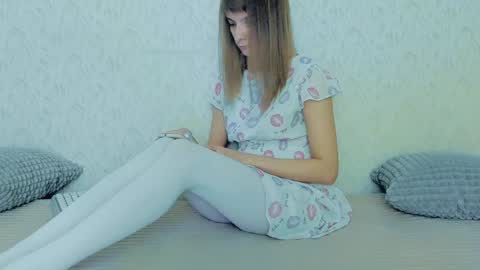 Snapshot of your_caramelka chatting on January 25, 2025, 11:23 am Lily online show from January 25, 2025, 11:23 am