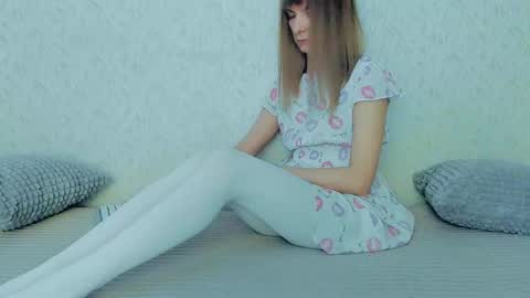 Snapshot of your_caramelka chatting on February 24, 2025, 5:22 am Lily online show from February 24, 2025, 5:22 am