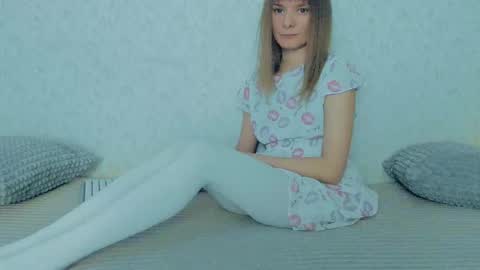 Snapshot of your_caramelka chatting on February 27, 2025, 5:02 am Lily online show from February 27, 2025, 5:02 am