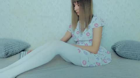 Snapshot of your_caramelka chatting on February 28, 2025, 1:36 pm Lily online show from February 28, 2025, 1:36 pm