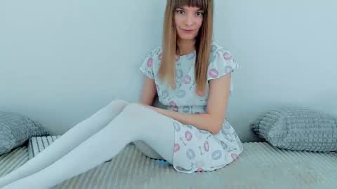 Lily online show from December 21, 2025, 4:19 am