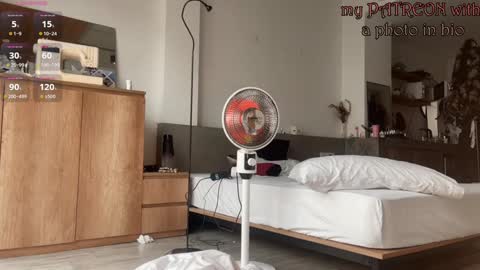 your_coraline_ online show from December 22, 2024, 9:55 am