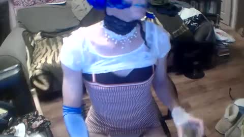 Snapshot of your_dog chatting on December 4, 2024, 5:27 am Taylor Tash online show from December 4, 2024, 5:27 am