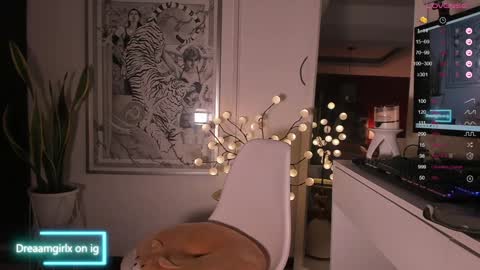 Snapshot of your_dreaamgirlx chatting on December 9, 2024, 3:40 am Isabella online show from December 9, 2024, 3:40 am