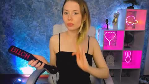 Ella online show from March 12, 2026, 12:44 pm