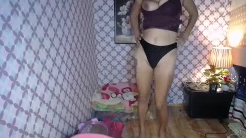 Snapshot of your_empress_woman chatting on February 4, 2025, 4:37 am GRACE YOUR PLEASURE BB online show from February 4, 2025, 4:37 am