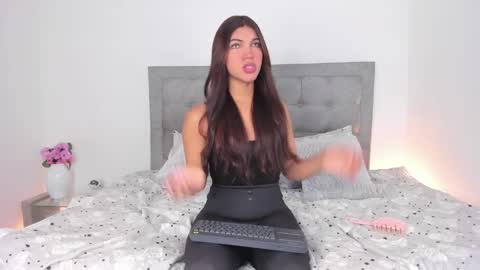 Snapshot of your_favorite_doll_ chatting on January 28, 2025, 2:11 am Eliza online show from January 28, 2025, 2:11 am