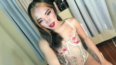 Snapshot of your_girl_yeka chatting on June 27, 2026, 9:25 am your_girl_yeka online show from June 27, 2026, 9:25 am