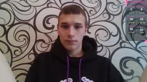 Snapshot of your_honeyy chatting on October 1, 2025, 9:37 am Mark online show from October 1, 2025, 9:37 am