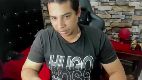 Snapshot of your_hot_friend69 chatting on February 26, 2025, 9:27 pm David online show from February 26, 2025, 9:27 pm