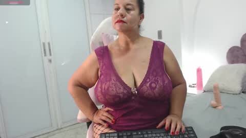 your_lady_milf online show from February 6, 2025, 4:14 pm