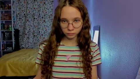 Snapshot of your_leslie chatting on November 5, 2025, 10:43 pm Leslie online show from November 5, 2025, 10:43 pm