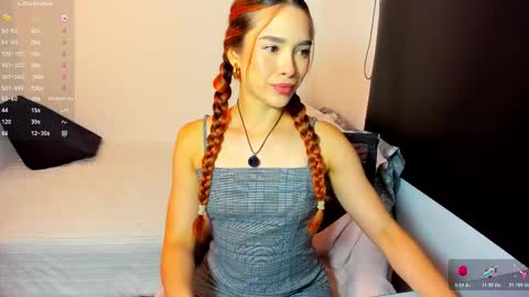 your_little_ online show from November 10, 2025, 10:36 am