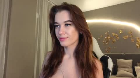 Jessica Loyd online show from October 30, 2025, 2:46 am