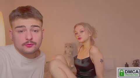 your_molly_mark online show from November 9, 2025, 7:34 pm