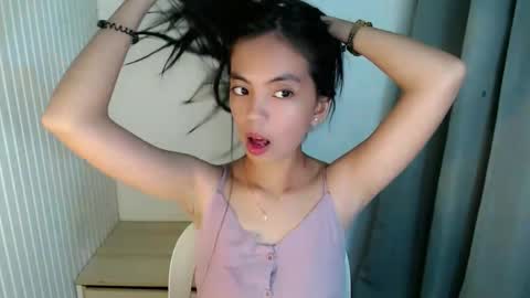 Snapshot of your_nikka22 chatting on November 12, 2025, 8:04 am your_nikka22 online show from November 12, 2025, 8:04 am