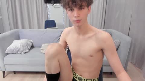 your_shy_guy online show from January 9, 2025, 11:34 pm