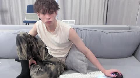 your_shy_guy online show from January 21, 2025, 5:16 am