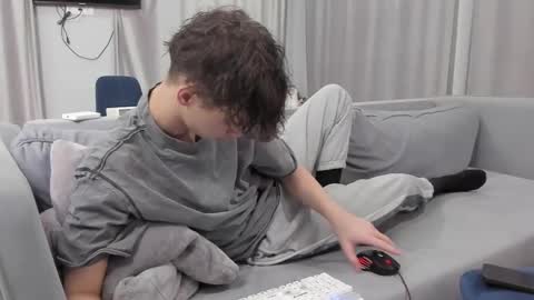 your_shy_guy online show from February 19, 2025, 5:49 pm