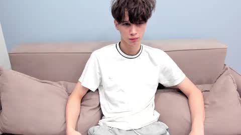 your_shy_guy online show from February 7, 2026, 1:42 am