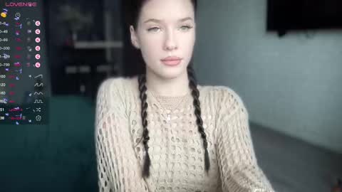 Mia  online show from February 11, 2025, 10:48 am