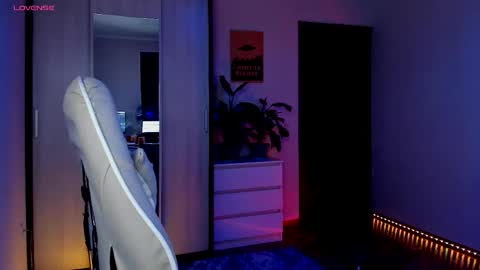 Snapshot of youranikka chatting on October 2, 2025, 5:31 pm Anikka online show from October 2, 2025, 5:31 pm