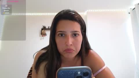 Candy online show from November 30, 2025, 7:29 pm