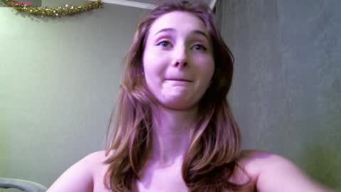 creamysister online show from December 5, 2024, 8:55 pm