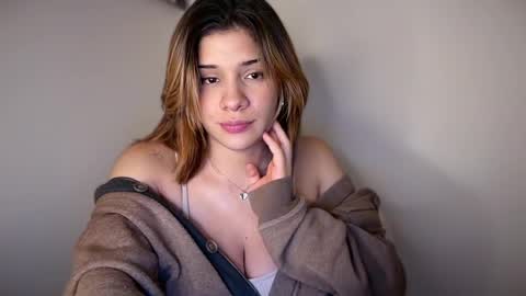 yourcutemolly__ online show from June 5, 2026, 5:14 am