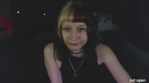 Snapshot of yourcutiegoth chatting on April 17, 2026, 9:07 pm Vasilisa online show from April 17, 2026, 9:07 pm