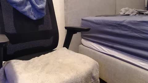 hornyedging online show from February 18, 2026, 1:34 am